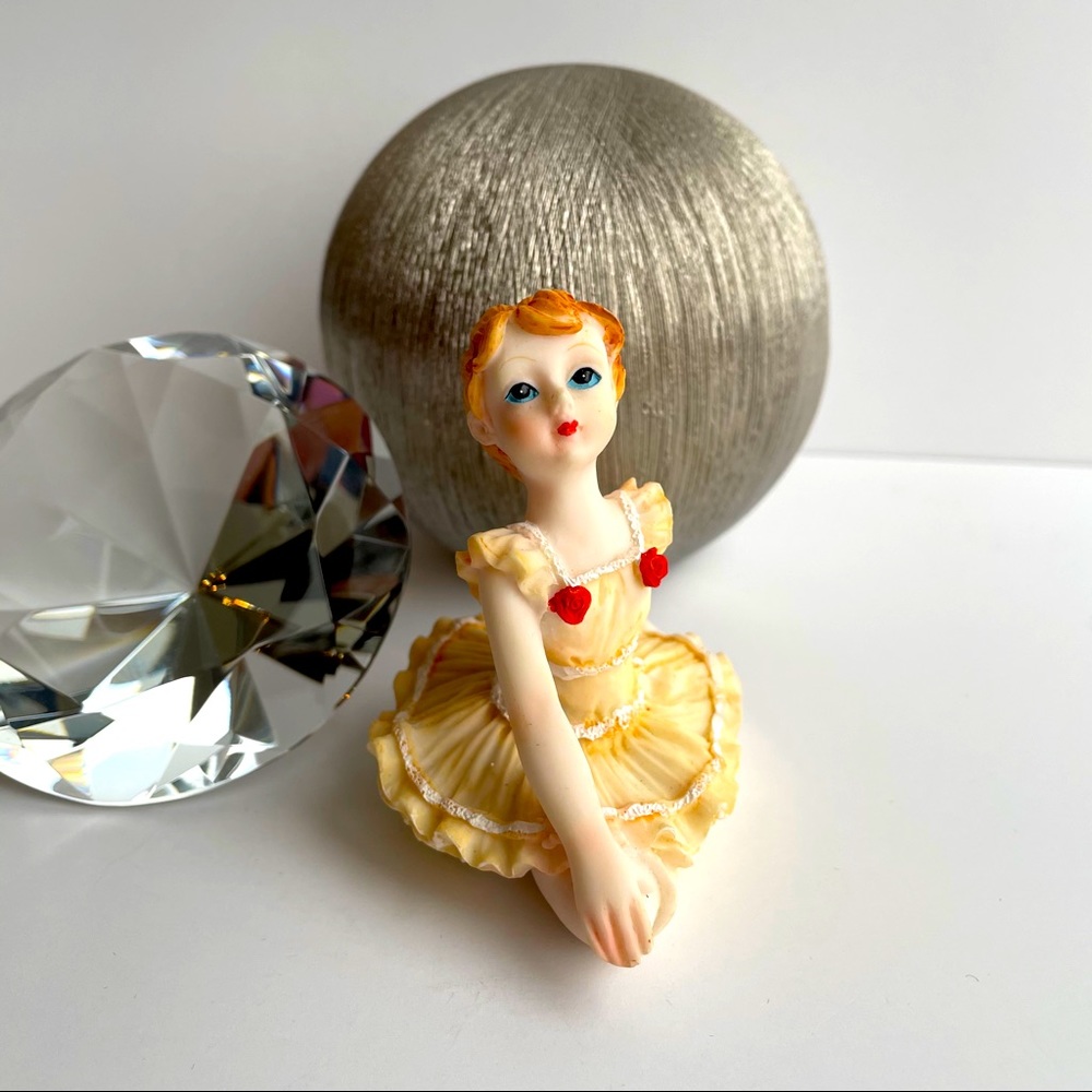 Vintage ballet dancer ceramic figurine from 1970s